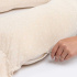 Doomoo Gravidkudde Maxi Blomma Sand i gruppen Mamma / Amning / Amningskuddar hos Bonti (DOMO5400653010374)