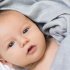 Les Enfants Muslinfilt 2-pack Vit/Grå i gruppen Babytillbehör / Sova / Bädda för sommartider hos Bonti (LEEN01-0101)