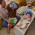 Babybjörn Babysitter inkl. Lekbåge i gruppen Babytillbehör / Babysitters och babygungor hos Bonti (SET-BBLBGE)