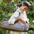 Voksi Carry Me Babylift Walnut i gruppen Barnvagnar / Barnvagnstillbehör / Mjukliftar hos Bonti (VOKS11036251-Walnut-Leaf)